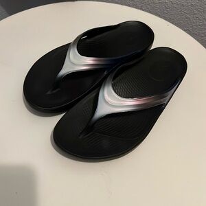 OOFOS OOlala Luxe Flip Flop - Women's